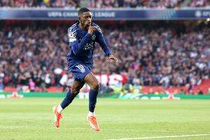 开云体育下载官网-巴黎开场8分14秒2-0皇马，是本届世俱杯最快取得2-0领先的比赛