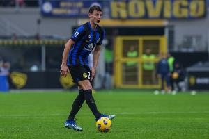 帕瓦尔在安联球场欧冠战绩14胜2平2负，两场失利都是对阵巴黎