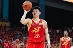 开云体育下载网页版-硬汉！吴骁带伤作战22分钟贡献2分6板 正负值+12