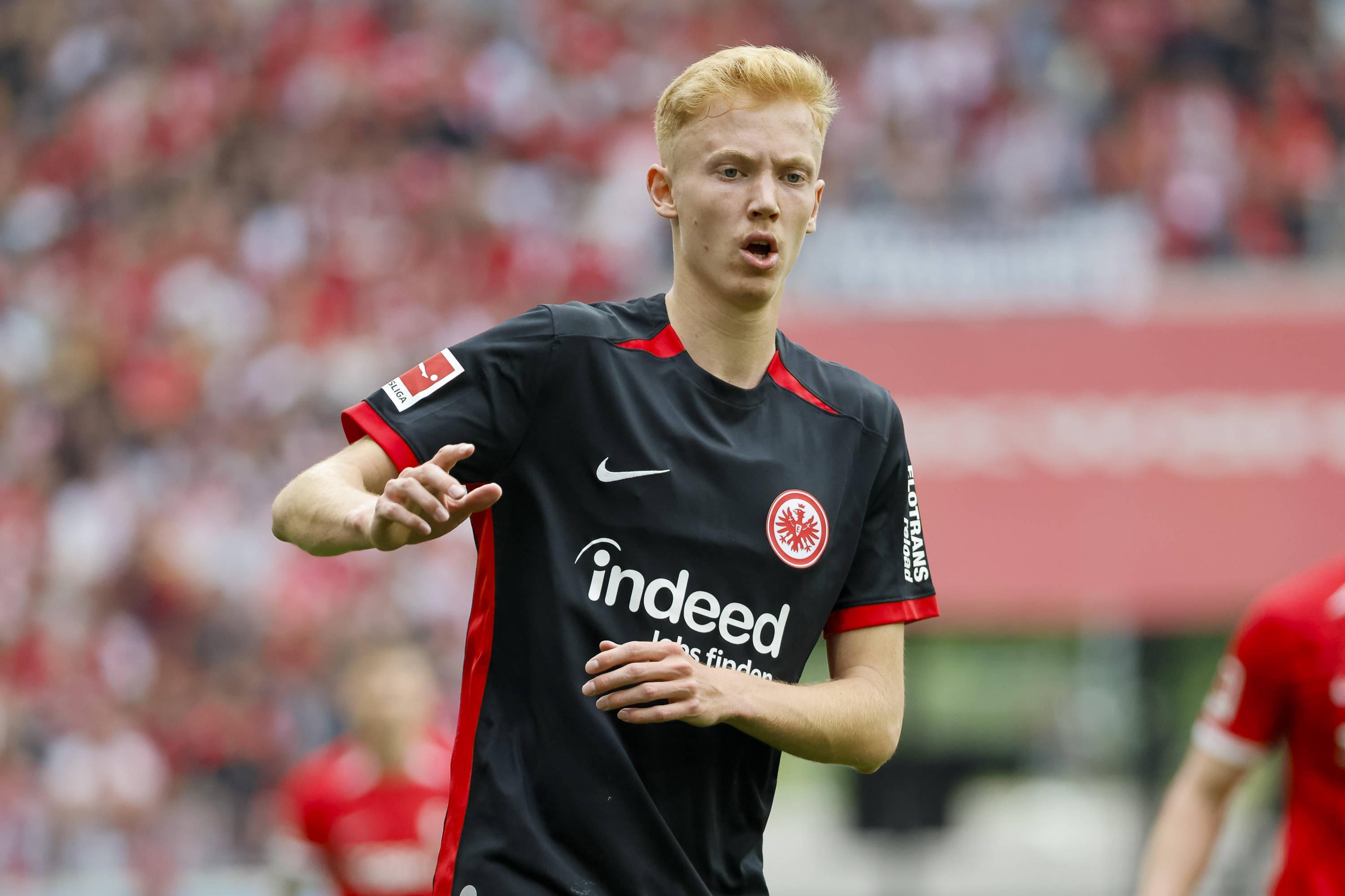 开云体育下载网址-罗马诺：法鹰中场拉尔森拒绝沙特巨额合同，希望继续留在欧洲踢球