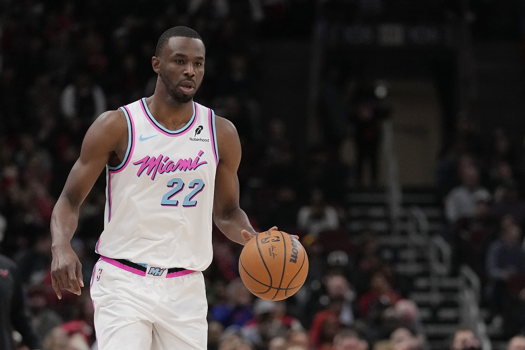 😒湖记：没交易好过烂交易 听到热火的要价就该礼貌地结束谈话