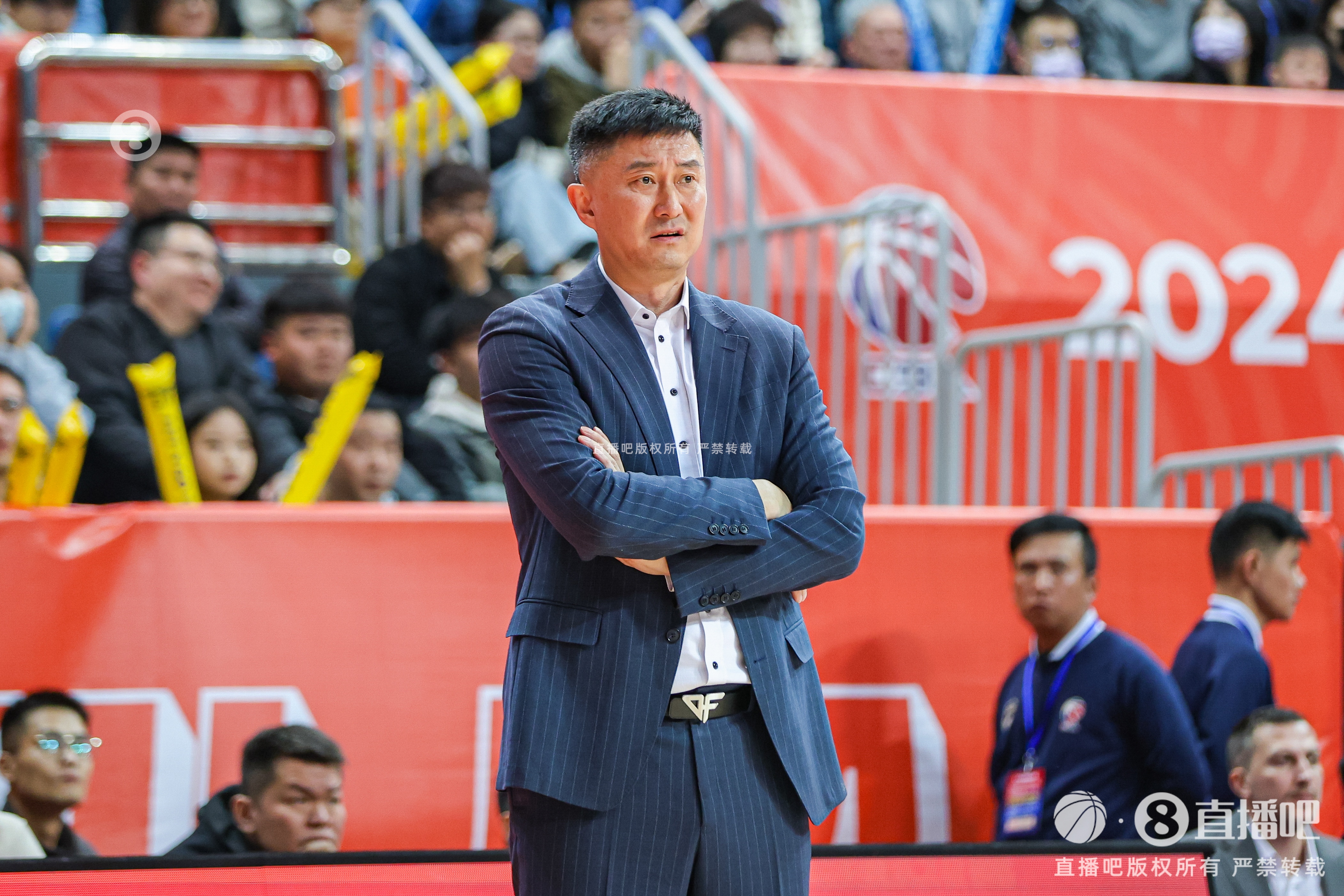 开云体育下载官网-间歇期是否会有外援变动？杜锋：等麦考尔回归 磨合磨合再看